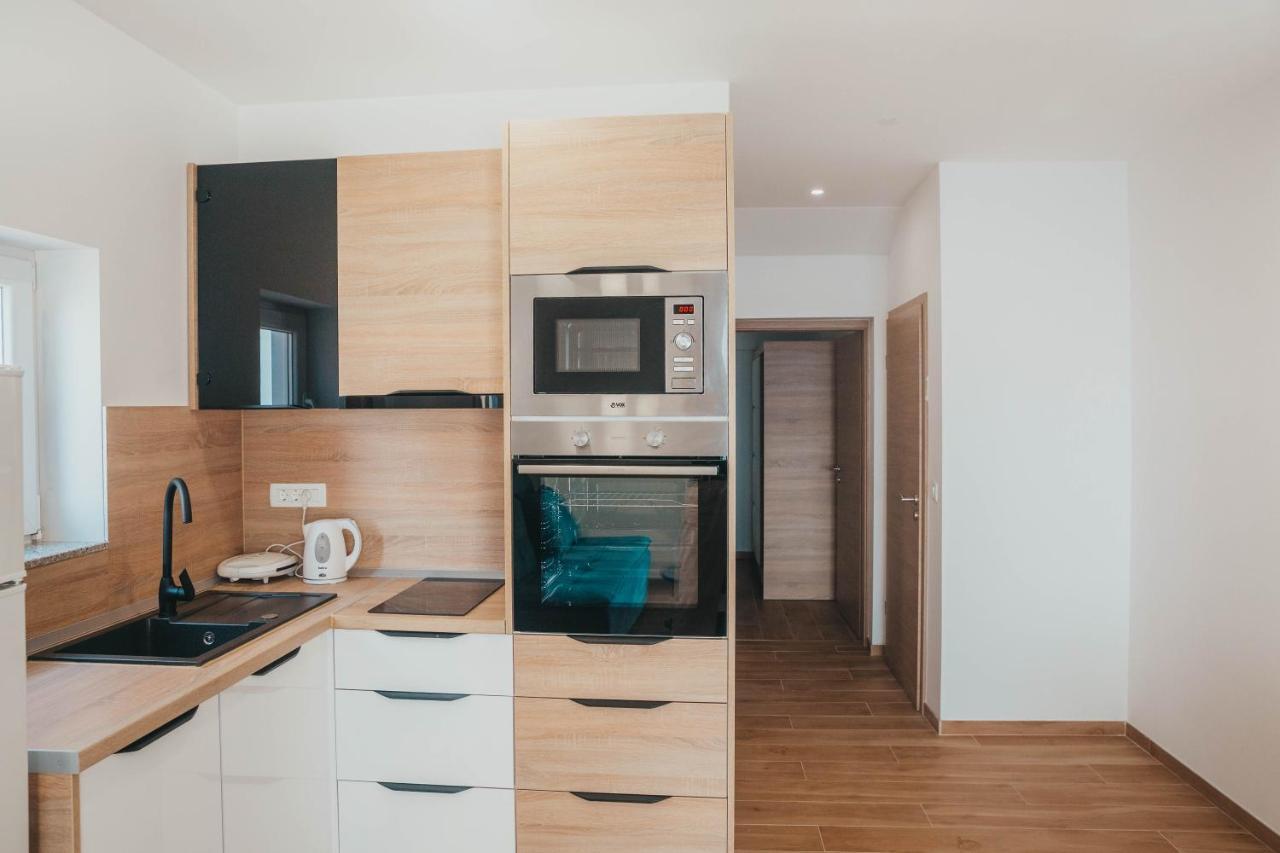 Apartments Nina Брист Екстериор снимка
