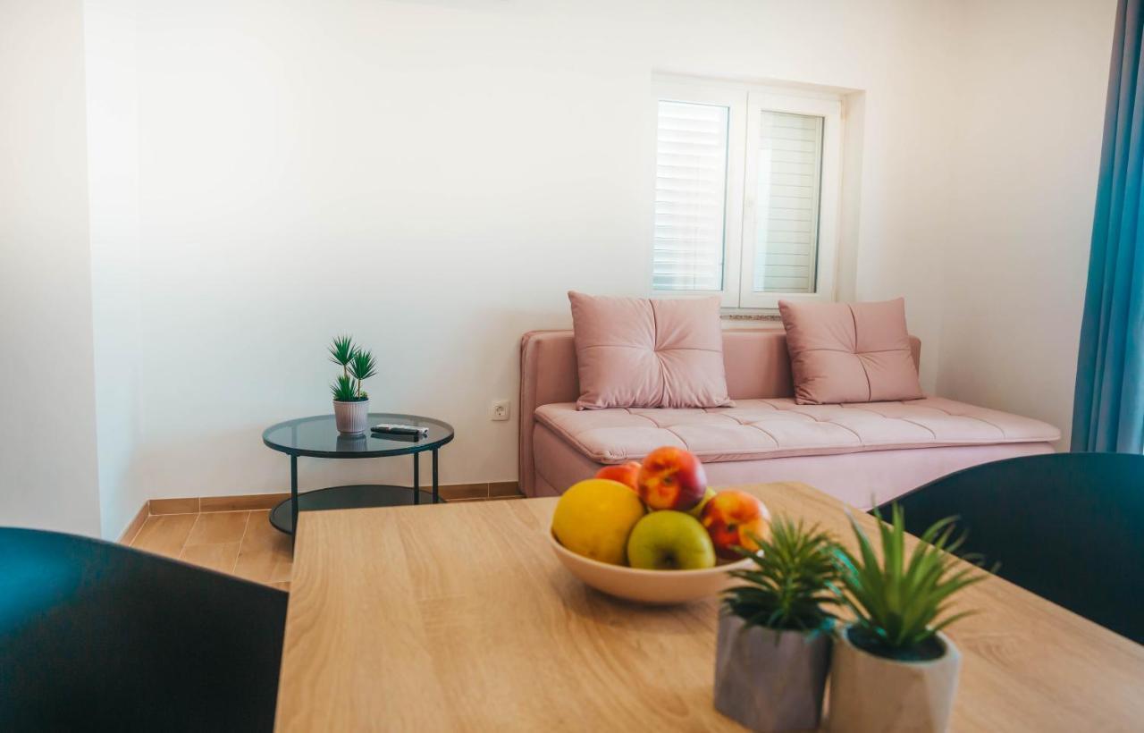 Apartments Nina Брист Екстериор снимка