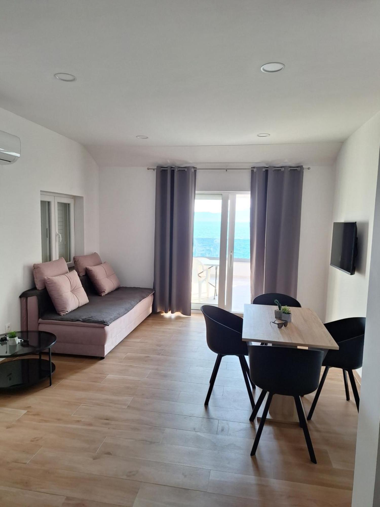 Apartments Nina Брист Екстериор снимка